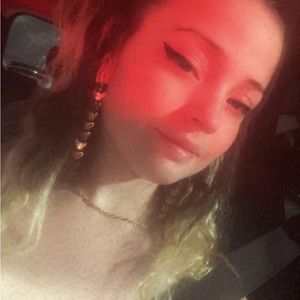 Meet your Posher, Evie